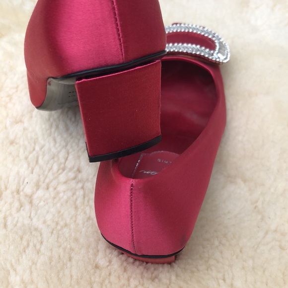 Roger Vivier Iconic Crystal Buckle Pumps - Picture 4 of 9